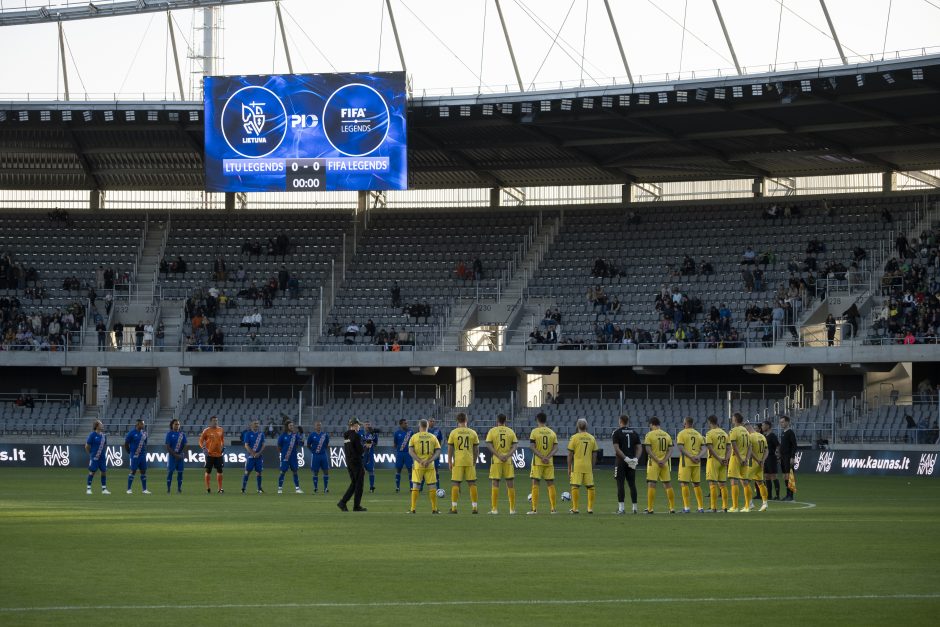 Kauno S. Dariaus ir S. Girėno stadione įvyko Lietuvos ir FIFA futbolo legendų rungtynės