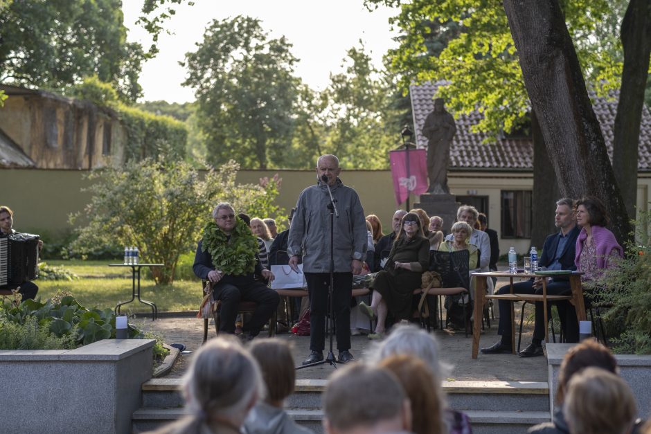 Kaune vainikuotas „Poezijos pavasario“ laureatas