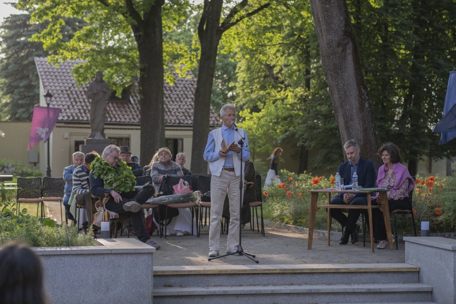 Kaune vainikuotas „Poezijos pavasario“ laureatas
