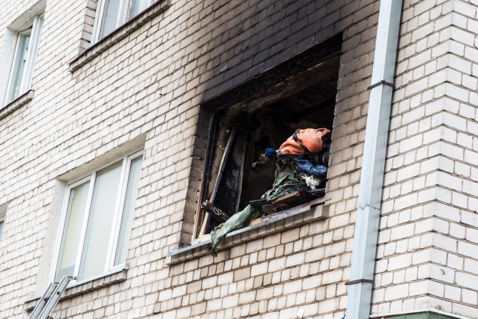Vilniuje atvira liepsna degė butas: laimei, nukentėjusiųjų nėra