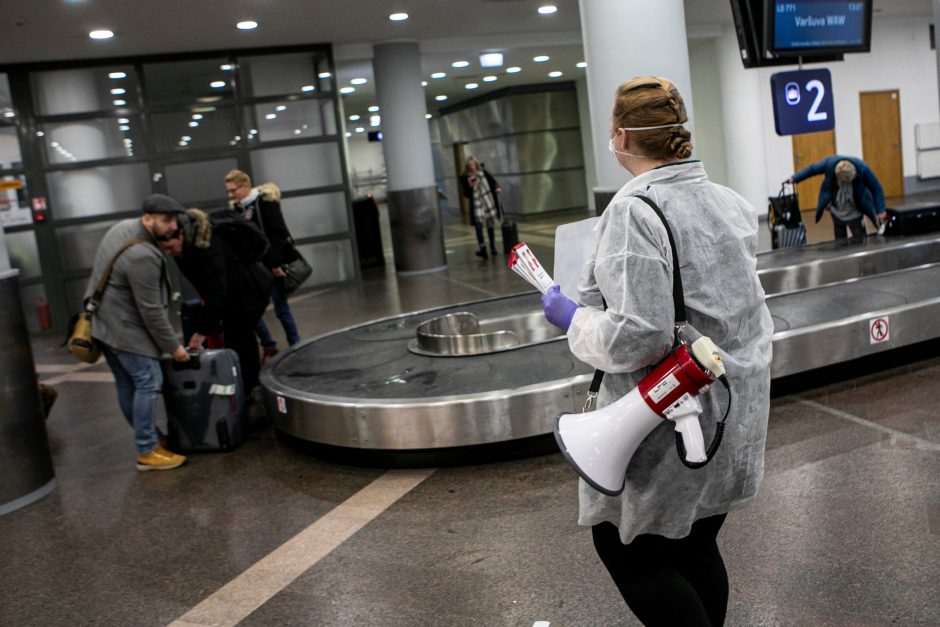 Lietuvos oro uostuose daugėja keleivių, bet atsigavimas gali užtrukti