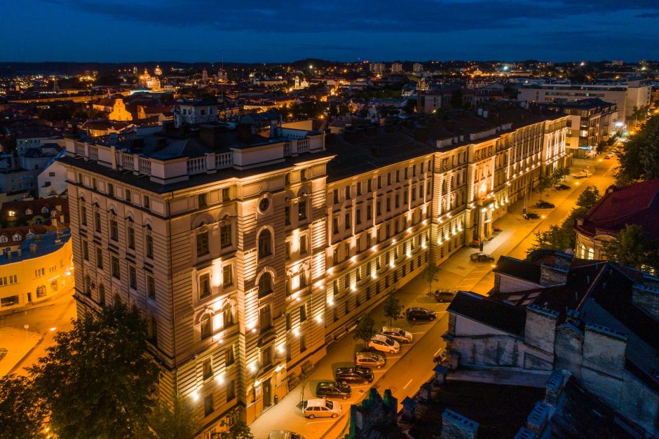 „Lietuvos geležinkeliai“ būstinę Vilniaus centre perdavė visuomenei