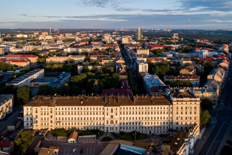 „Lietuvos geležinkeliai“ būstinę Vilniaus centre perdavė visuomenei