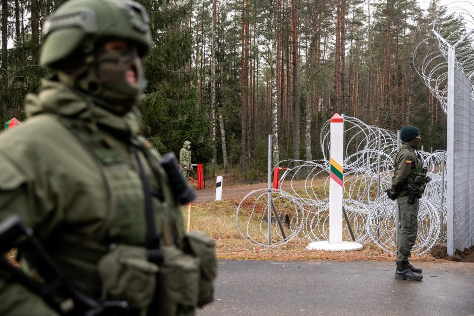 Vidaus reikalų ministerija siūlo dar mėnesiui pratęsti nepaprastąją padėtį