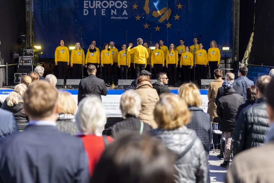 Premjerė: Ukraina yra ta šalis, kuri šiandien gina europietiškas vertybes
