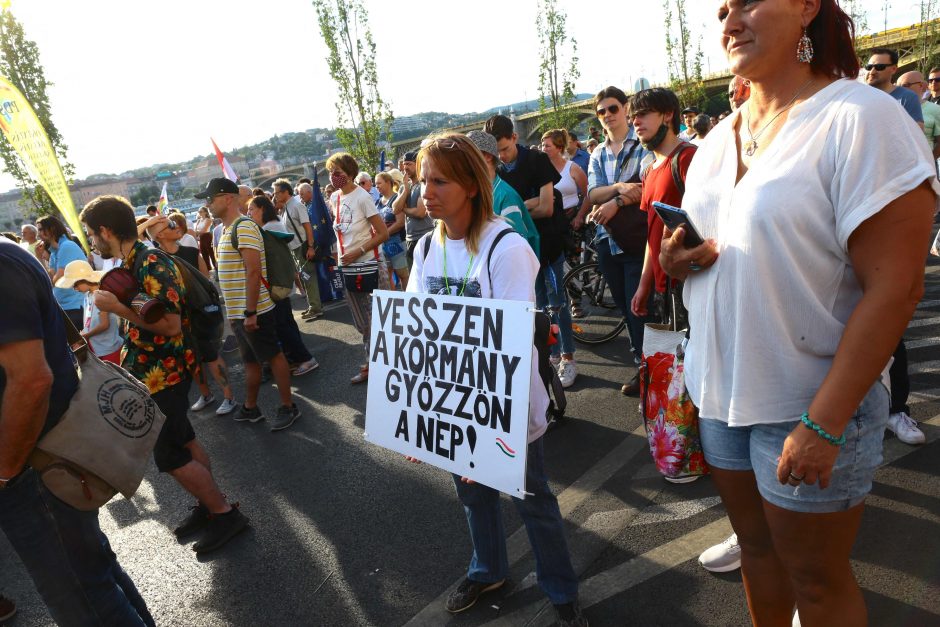 Budapešte penktą dieną iš eilės – protestai prieš mokesčių politiką