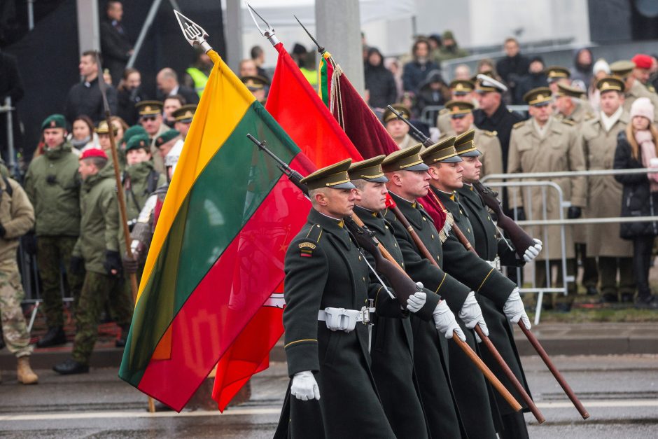 Daugėja pasitikinčių kariuomene ir Tėvynę pasiryžusių ginti gyventojų