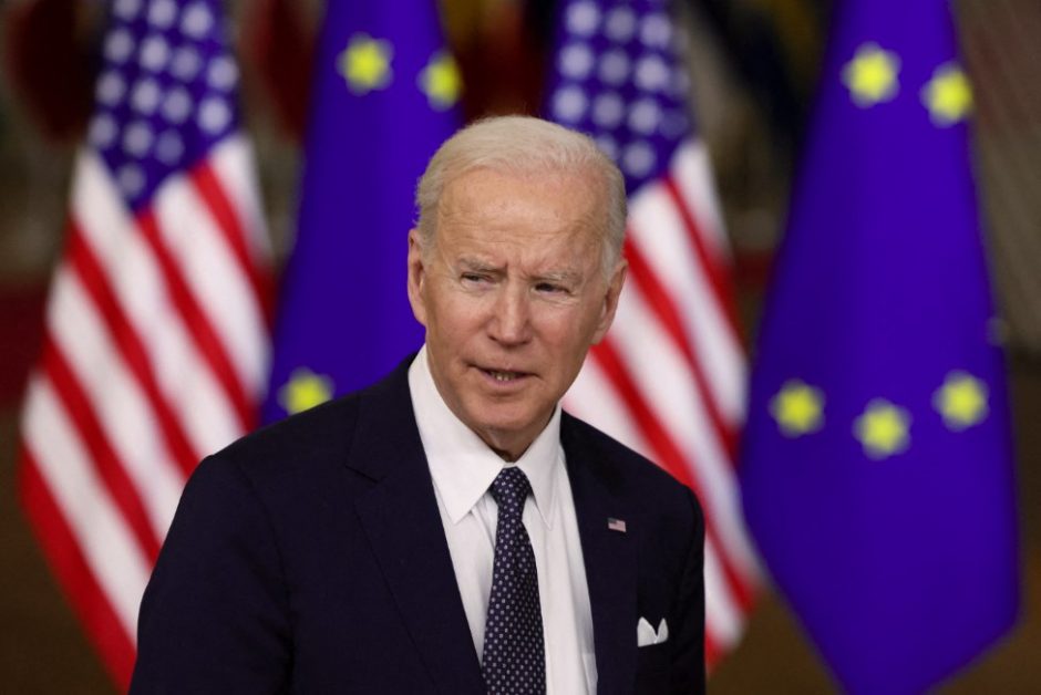 J. Bidenas atvyksta į Lenkiją: aplankys miestą netoli Ukrainos sienos