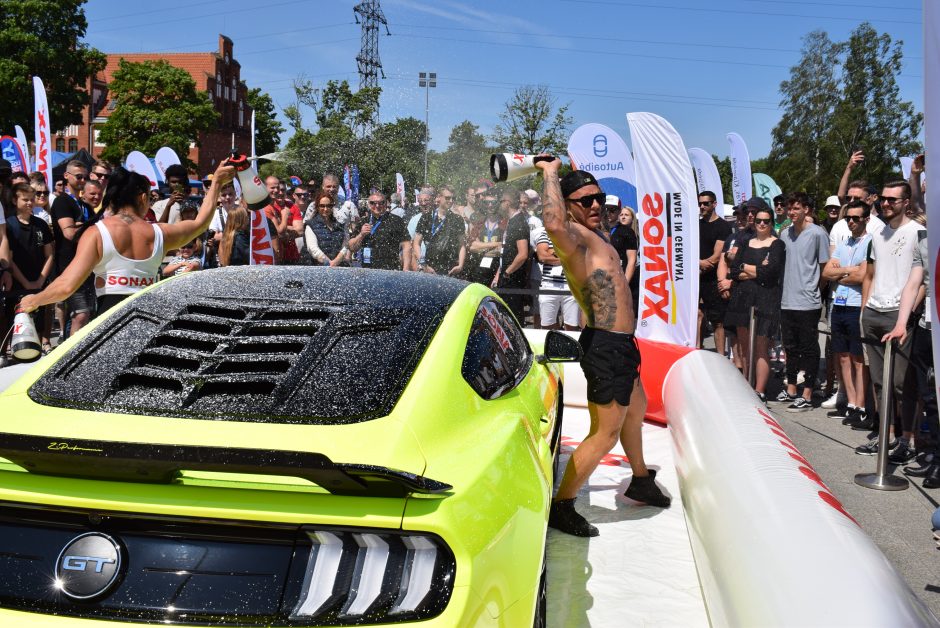 Išskirtinių automobilių paroda „Memel Motor Fest“ sutraukė minią klaipėdiečių