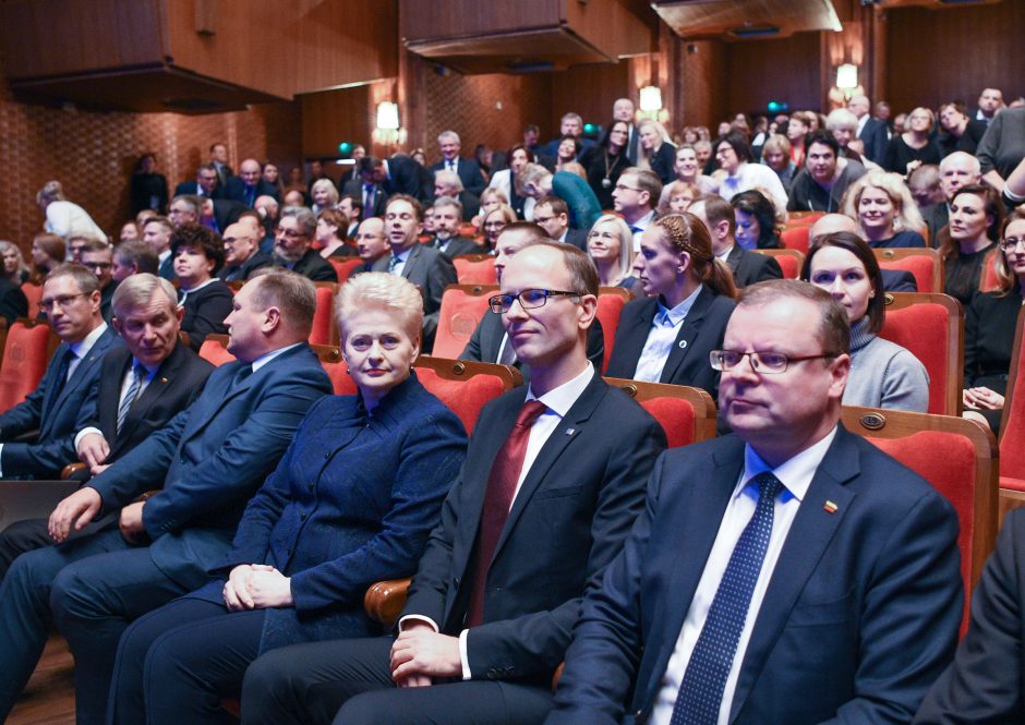 Prezidentė apdovanota už nuopelnus teismų sistemai