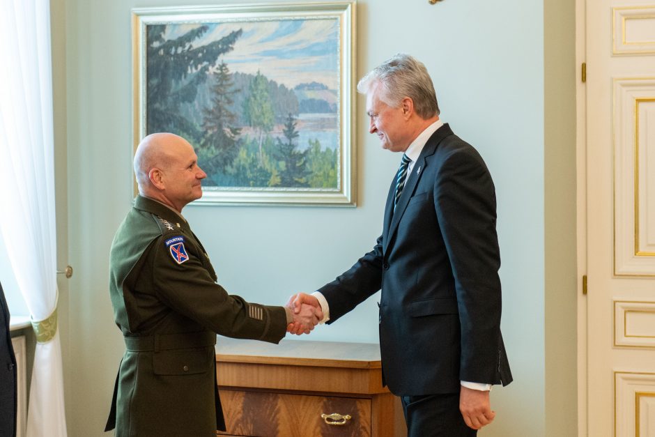 G. Nausėda su JAV pajėgų Europoje vadu aptarė NATO rytinio flango stiprinimą