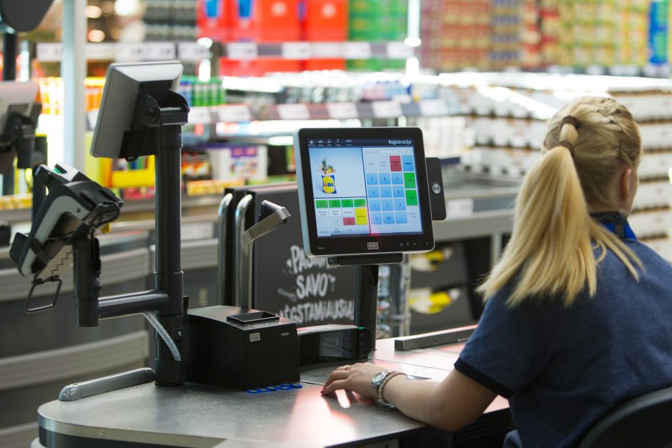 „Lidl“ kels parduotuvių ir sandėlio darbuotojų atlyginimus 