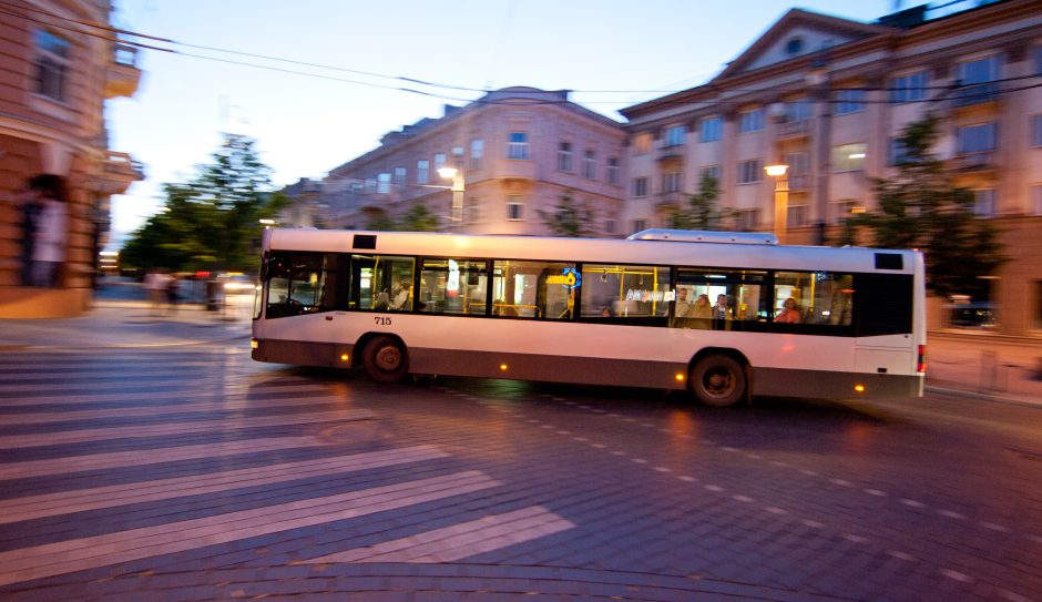 Naktiniai autobusai sostinėje – populiarūs