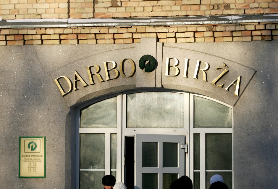 Darbo biržos pertvarka: darbo neteks 25 žmonės