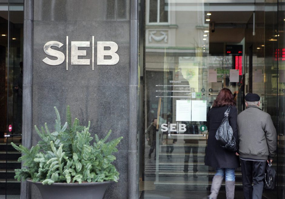 SEB bankas: savaitgalį laikinai nebus teikiamos kai kurios paslaugos