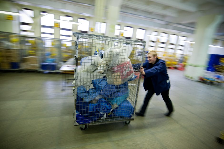 „Venipak“ norintiems papildomai užsidirbti siūlo tapti kurjeriais