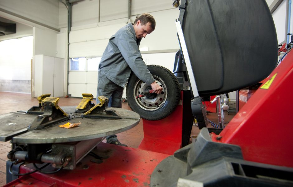 Tikrino Vilniaus autoservisus: pažeidimų – apstu