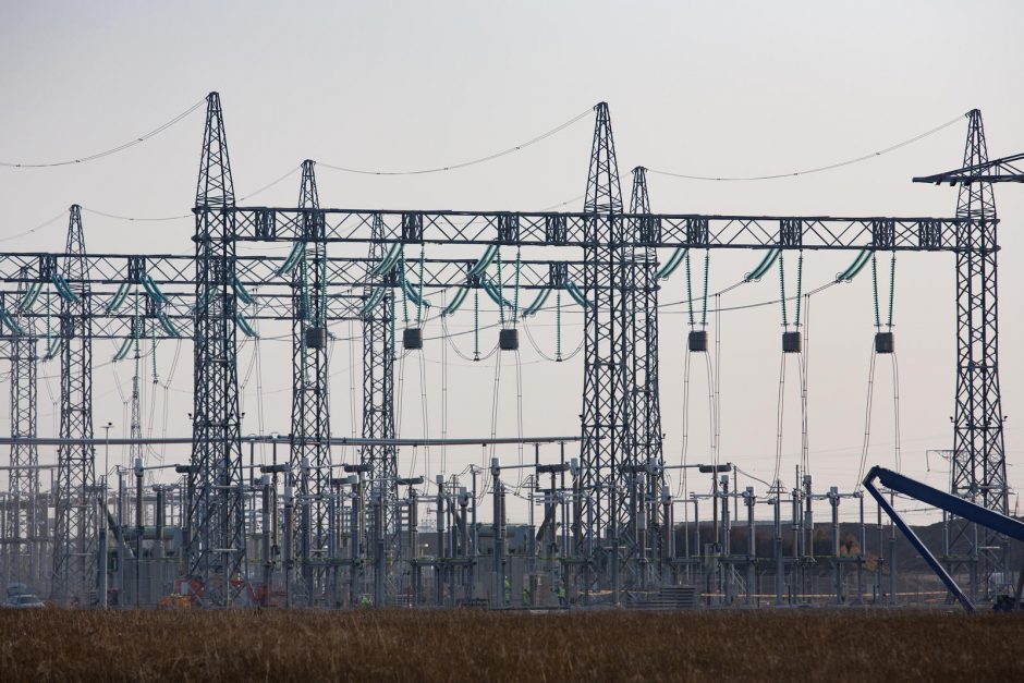 LEA: elektra Lietuvoje per savaitę pigo 22 proc., dujos TTF biržoje brango 9 proc.