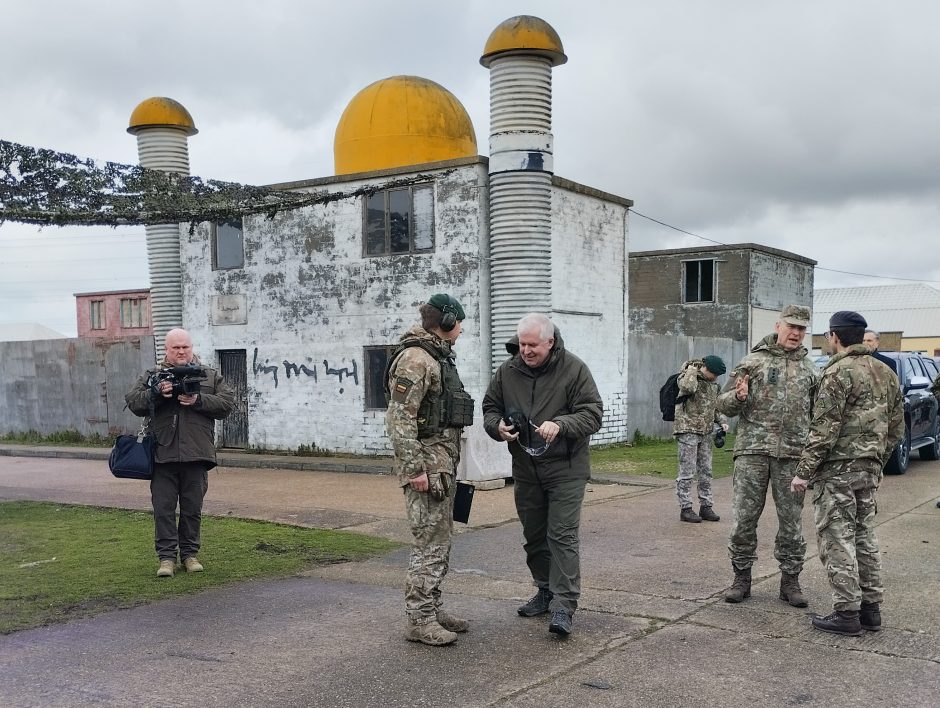 Per mūšio lauką be vertėjo: kalba – lietuvių privalumas ruošiant kovai ukrainiečius