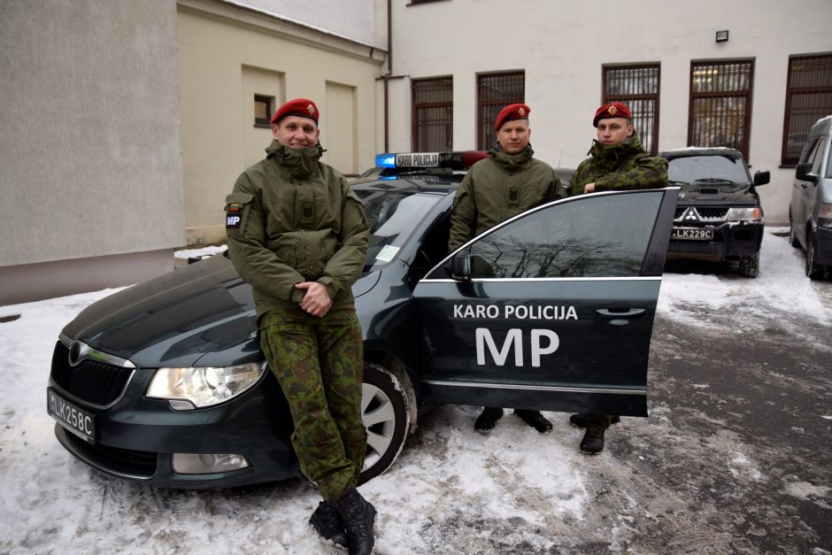 Karo policininkai išgelbėjo skęstantį žveją