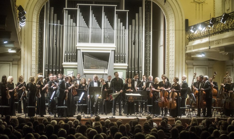 Naująjį sezoną Filharmonija kviečia į aklą pasimatymą su muzika