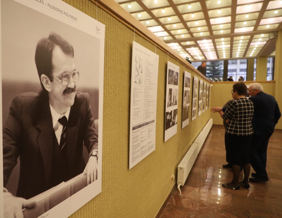 Seime paminėtos signataro R. Ozolo 80-osios gimimo metinės