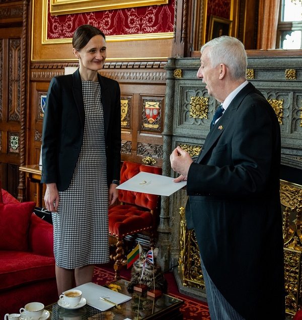 Seimo vadovė Londone: svarbu Rusijos karo nesusiaurinti iki regioninės krizės