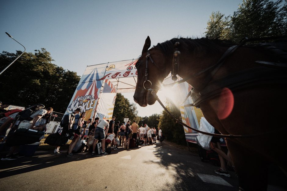 Pirmoji diena festivalyje „Karklėje“: duotas startas įspūdingam savaitgaliui