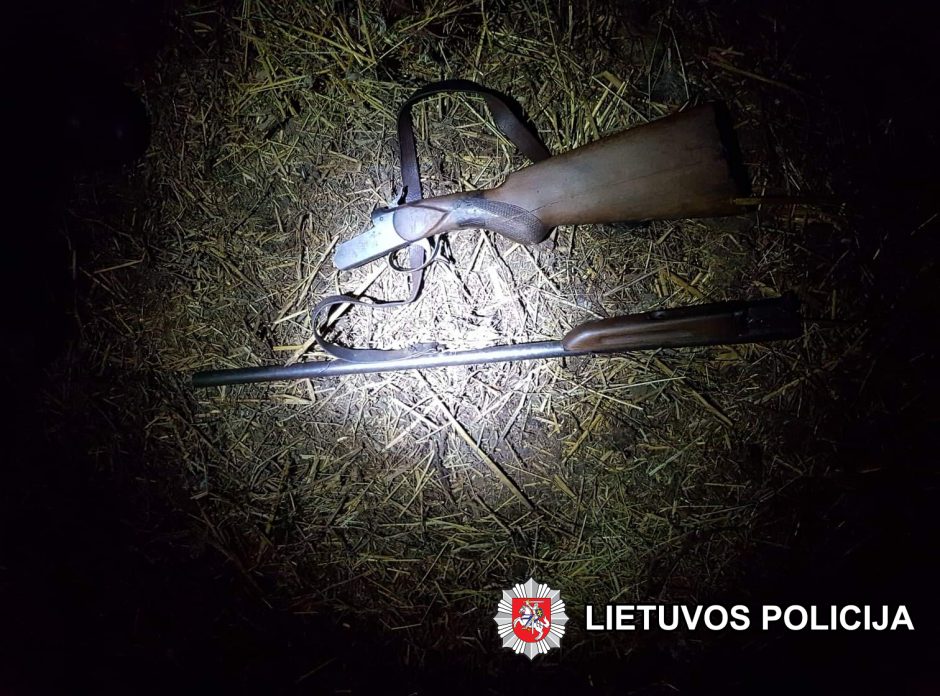 Ukmergės rajone sulaikyti neteisėtu disponavimu ginklais įtariami asmenys