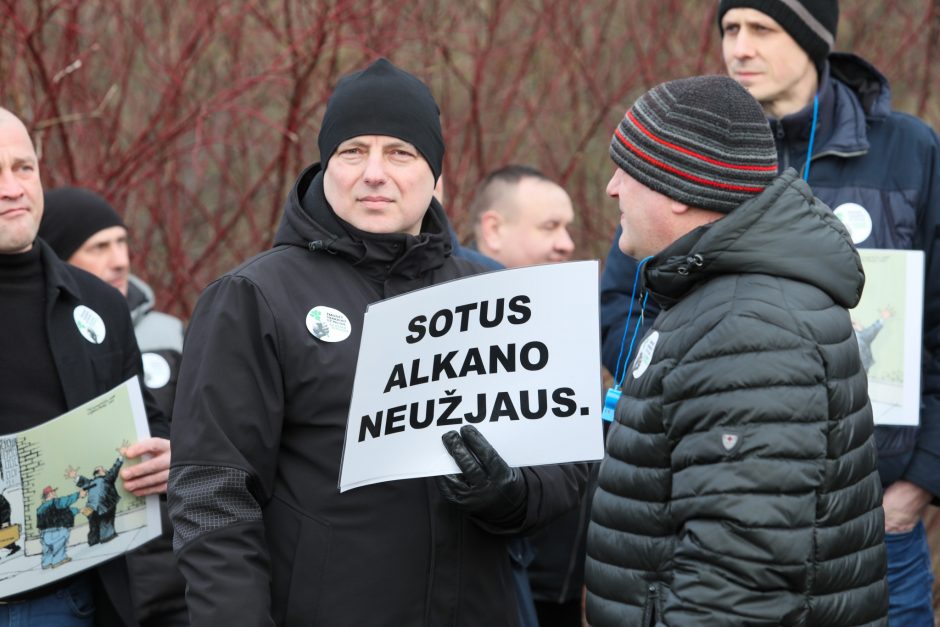 Parlamentarai siūlo liberalizuoti streikų rengimo tvarką, darbdaviai įžvelgia grėsmes