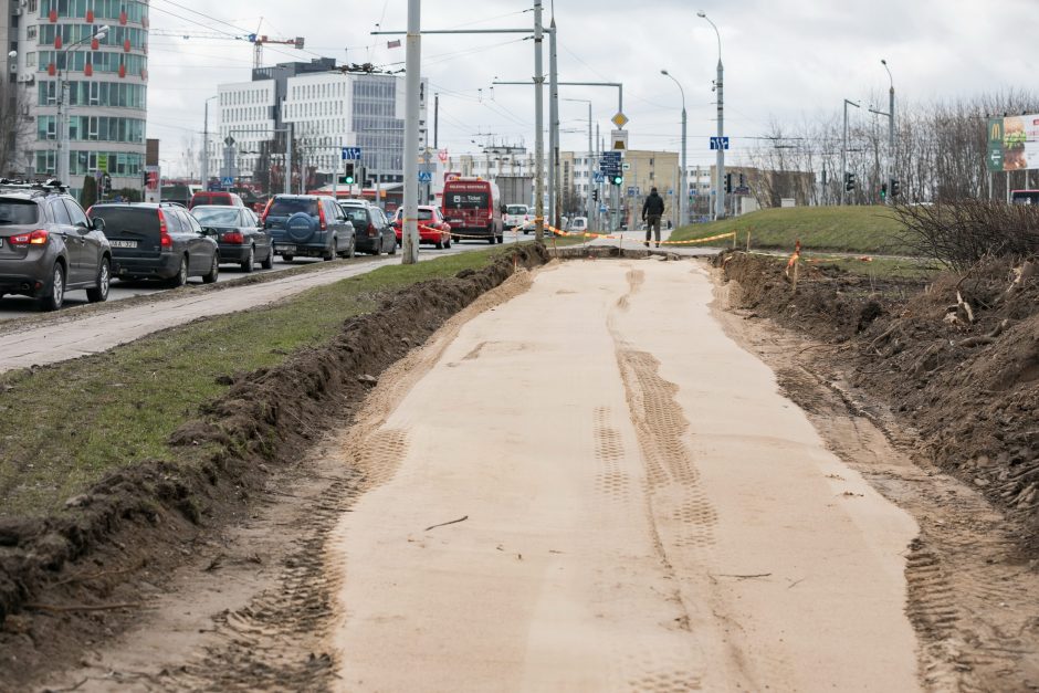 Apsidžiaugs dviratininkai: sostinėje tiesiamas naujas dviračių takas