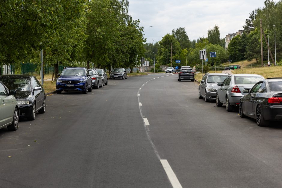 Vilniaus gatvėse verda darbai: per mėnesį paklota 15 km naujo asfalto