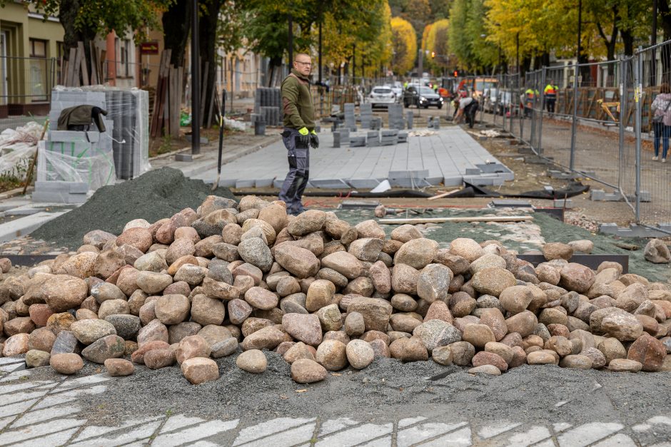 Laisvės alėjoje – istorinio grindinio intarpas