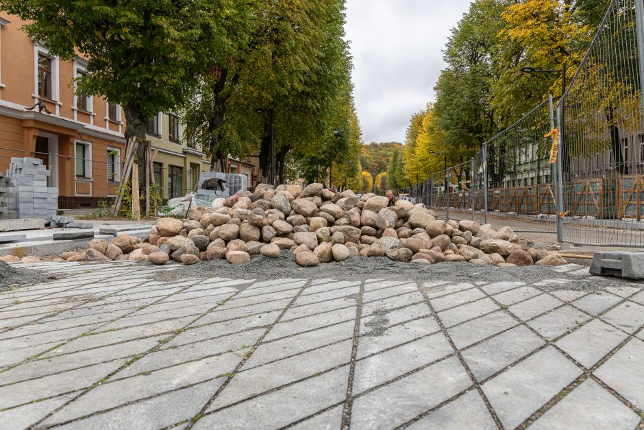 Laisvės alėjoje – istorinio grindinio intarpas