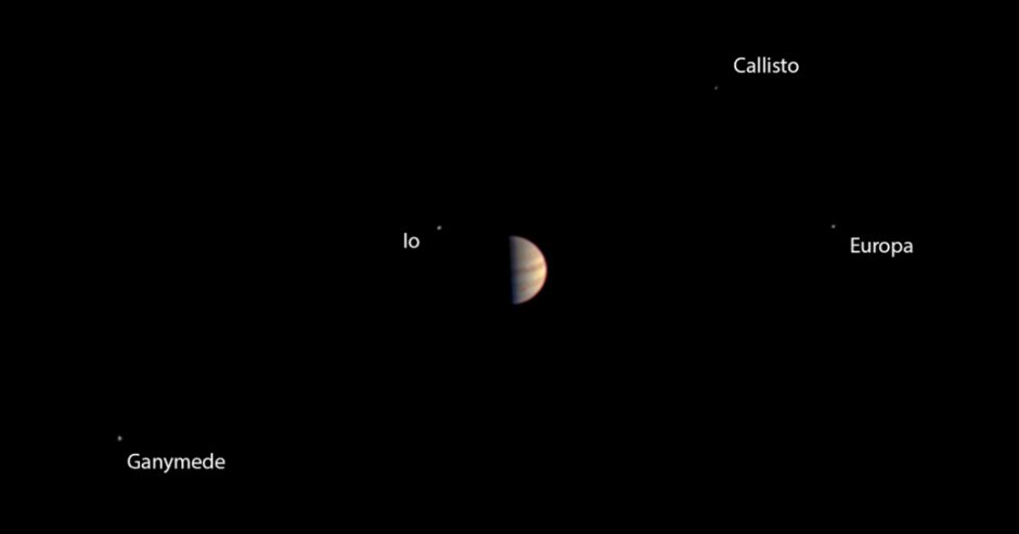Zondas „Juno“ perdavė į Žemę pirmąsias Jupiterio nuotraukas 