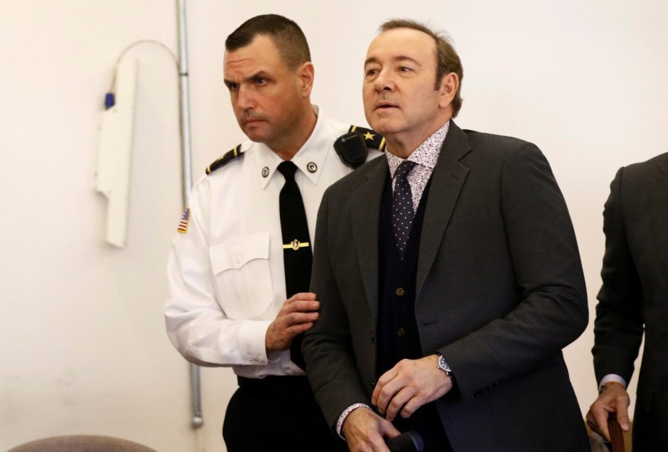 K. Spacey nepripažino kaltės pagal JK pareikštus kaltinimus lytine prievarta