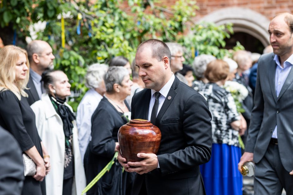 Legendinis aktorius R. Adomaitis atgulė amžinojo poilsio