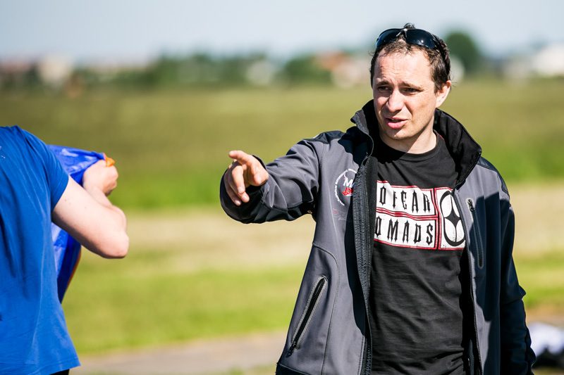 Kaune varžosi motorizuotų parasparnių pilotai