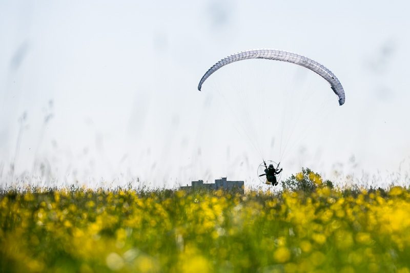Kaune varžosi motorizuotų parasparnių pilotai