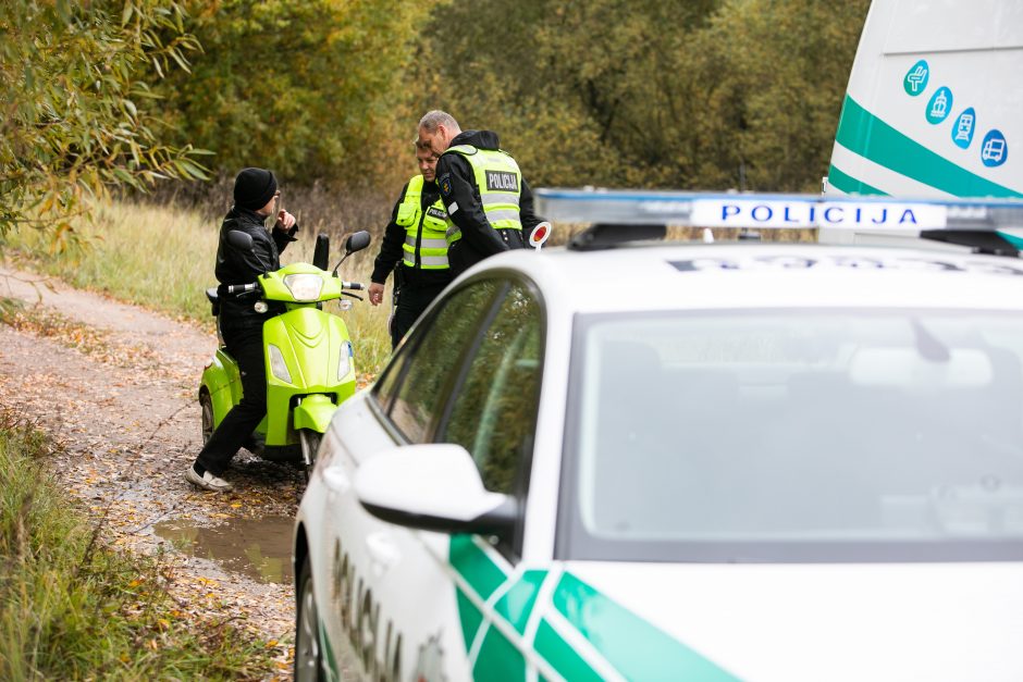 Pakaunėje, automobilyje, rastas vyro lavonas: policija ieško liudininkų