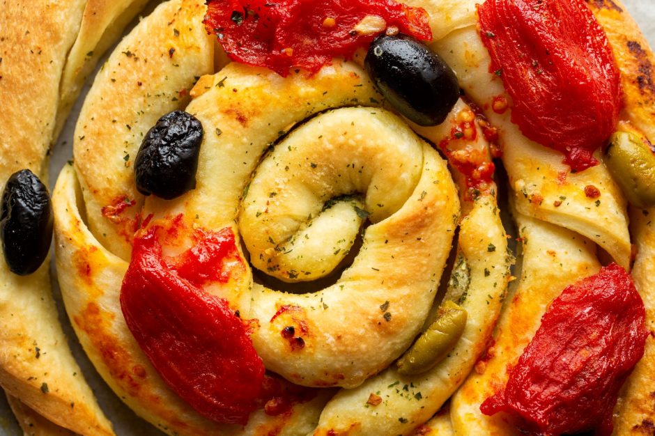 Nuostabūs skoniai: „Foccacia“ tešla ir picos lazdelės su šokoladiniais kremais