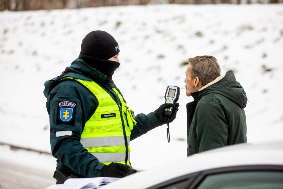 Vilniaus gatvėse – girtų vairuotojų virtinė: vienas tikino, kad promilės – nuo kramtomosios gumos