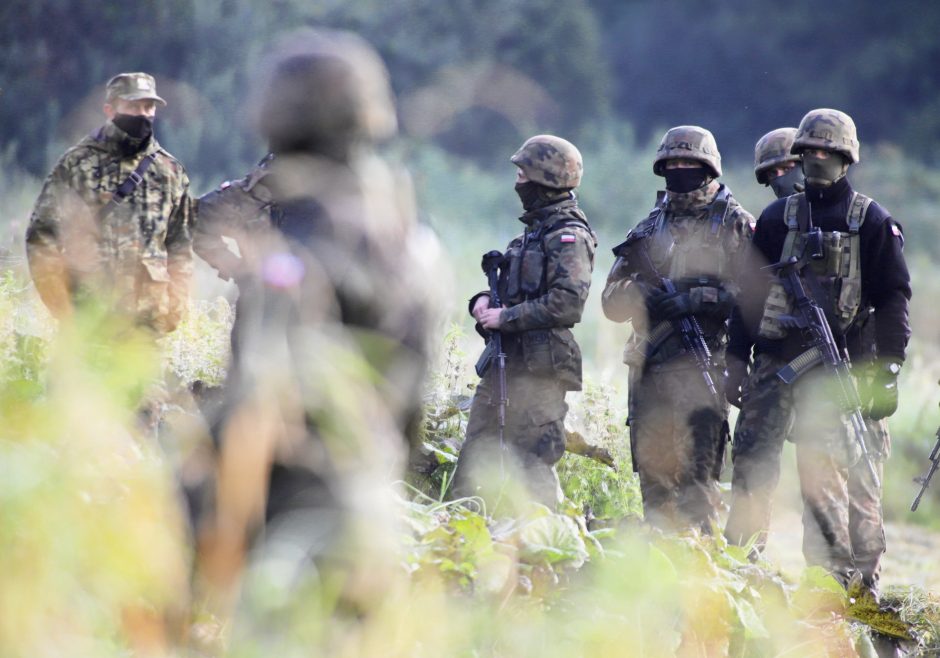 Lenkijos premjeras ragina prezidentą skelbti nepaprastąją padėtį Baltarusijos pasienyje