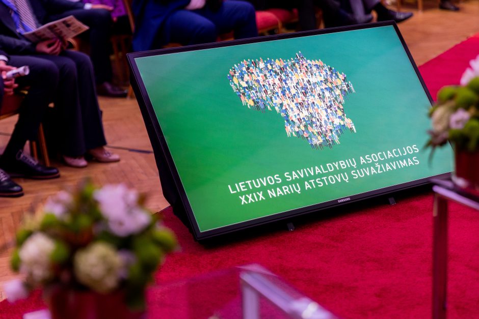 Merai nesutiko atsiprašyti dėl neskaidrios išmokų tvarkos