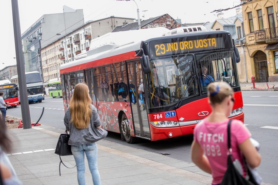 Nuo rugsėjo 1-osios Kaune keičiasi autobusų ir troleibusų eismo tvarkaraščiai