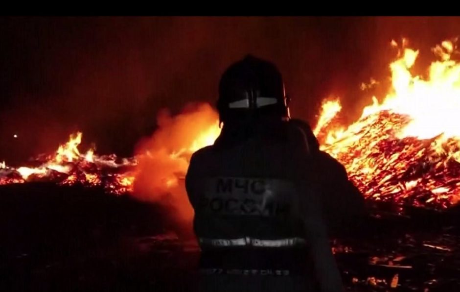 Vidurio Rusiją siaubia pragariški gaisrai: po griuvėsiais ieškoma lavonų, gyvieji – be namų