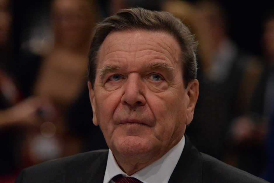 Buvusiam Vokietijos kancleriui G. Schroderiui gresia „deputinizacija“
