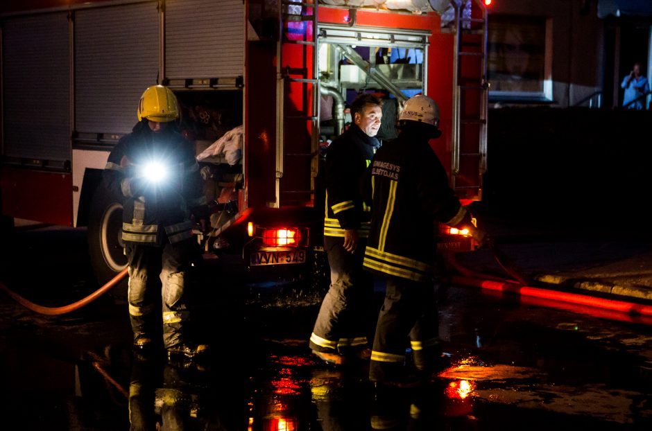 Uostamiestyje užsidegė gelžbetonio konstrukcijų gamykla