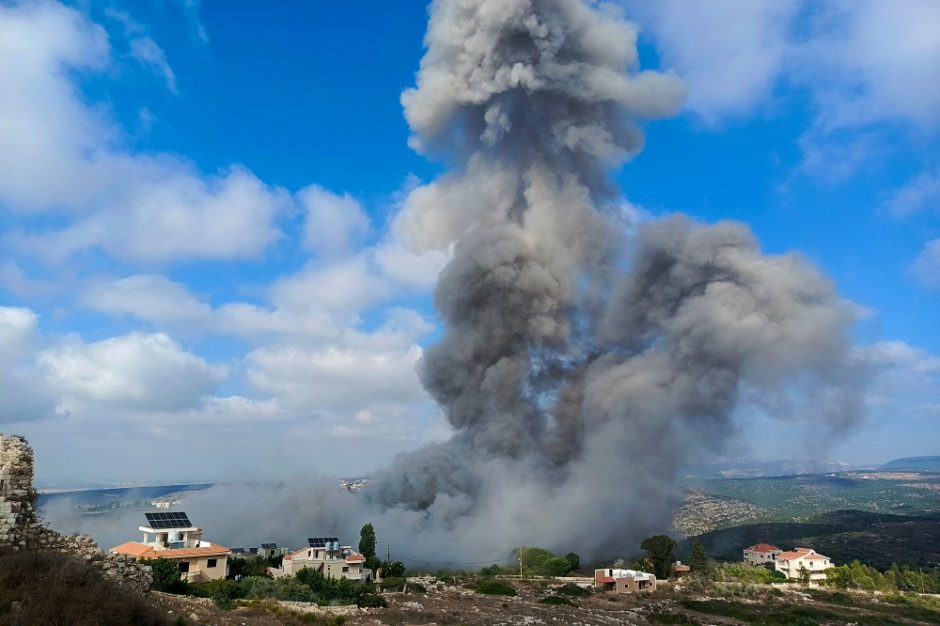 „Hezbollah“ sako paleidusi dešimtis raketų į šiaurinę Izraelio dalį