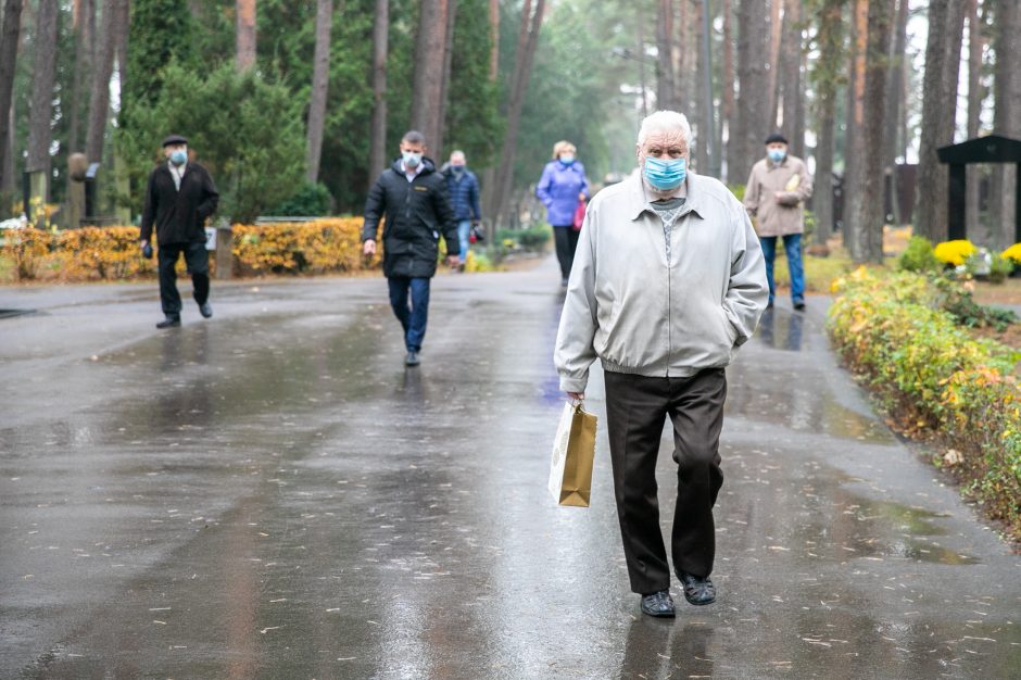 R. Mikutavičius prisimintas poezija, giesmėmis ir liudijimais